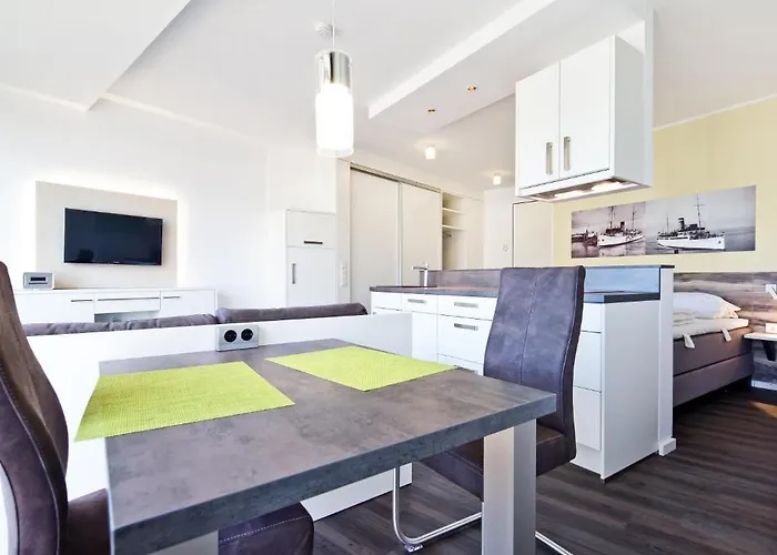 Отель Duhner Strandhus *